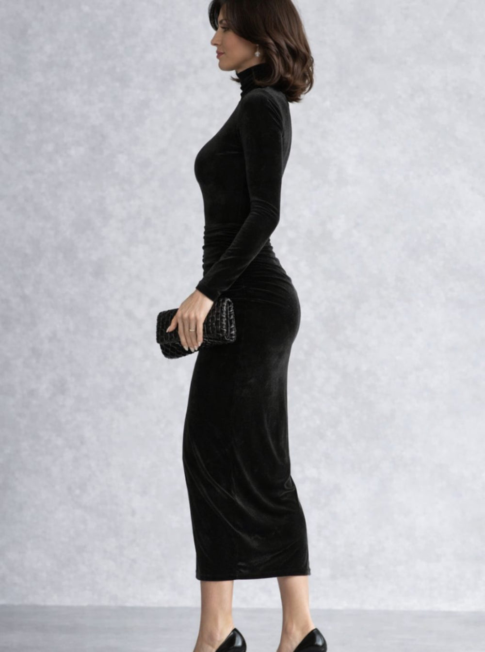 Women's Black Velvet Ruched Turtleneck Midi Cocktail Dress