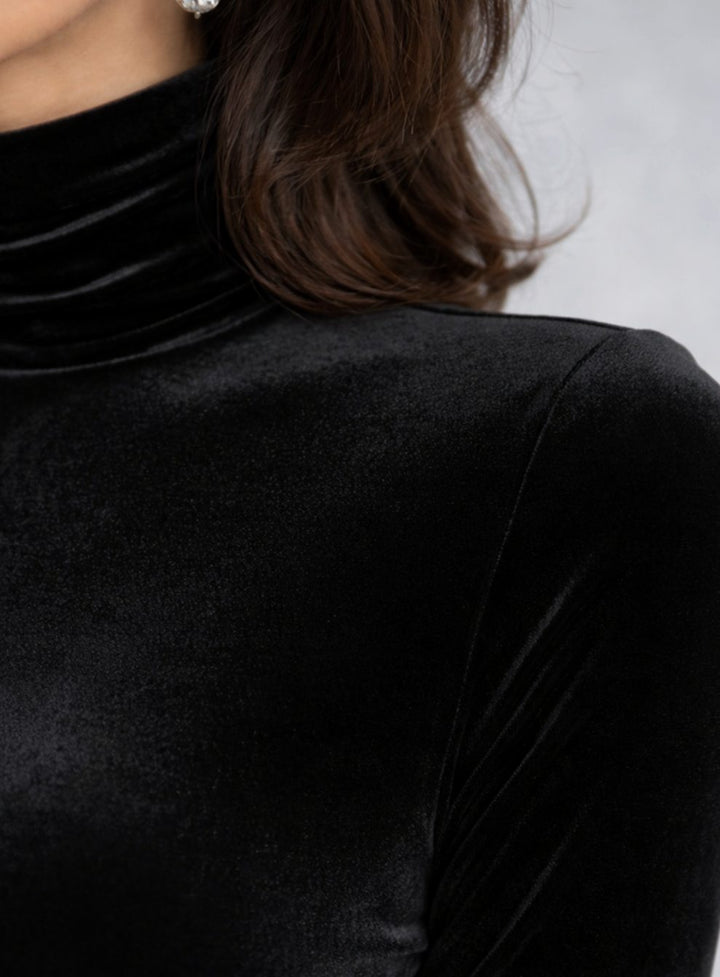 Women's Black Velvet Ruched Turtleneck Midi Cocktail Dress