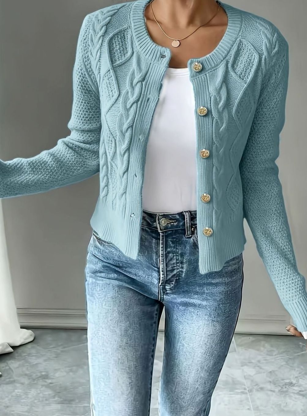 Women's Cable-Knit Gold-Button Cropped Cardigan