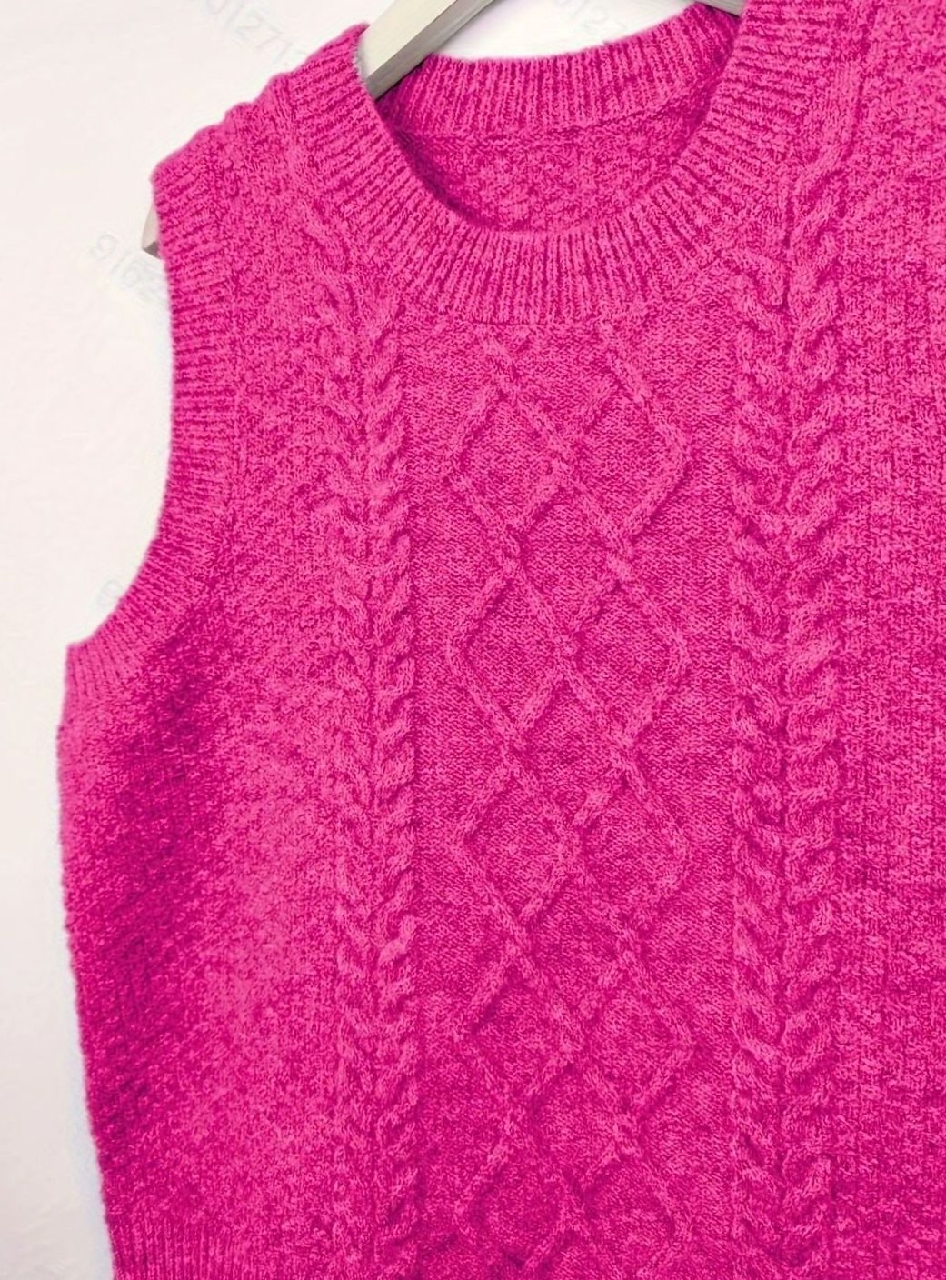 Women's Cable-Knit Sleeveless Pullover Sweater Vest