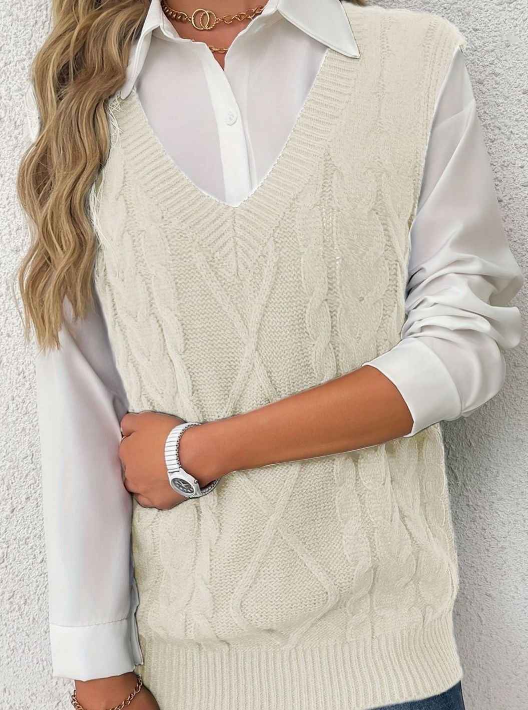Women's Cable-Knit V-Neck Relaxed-Fit Sweater Vest