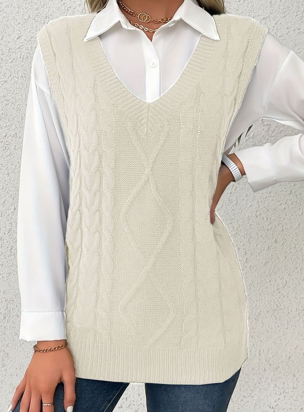 Women's Cable-Knit V-Neck Relaxed-Fit Sweater Vest
