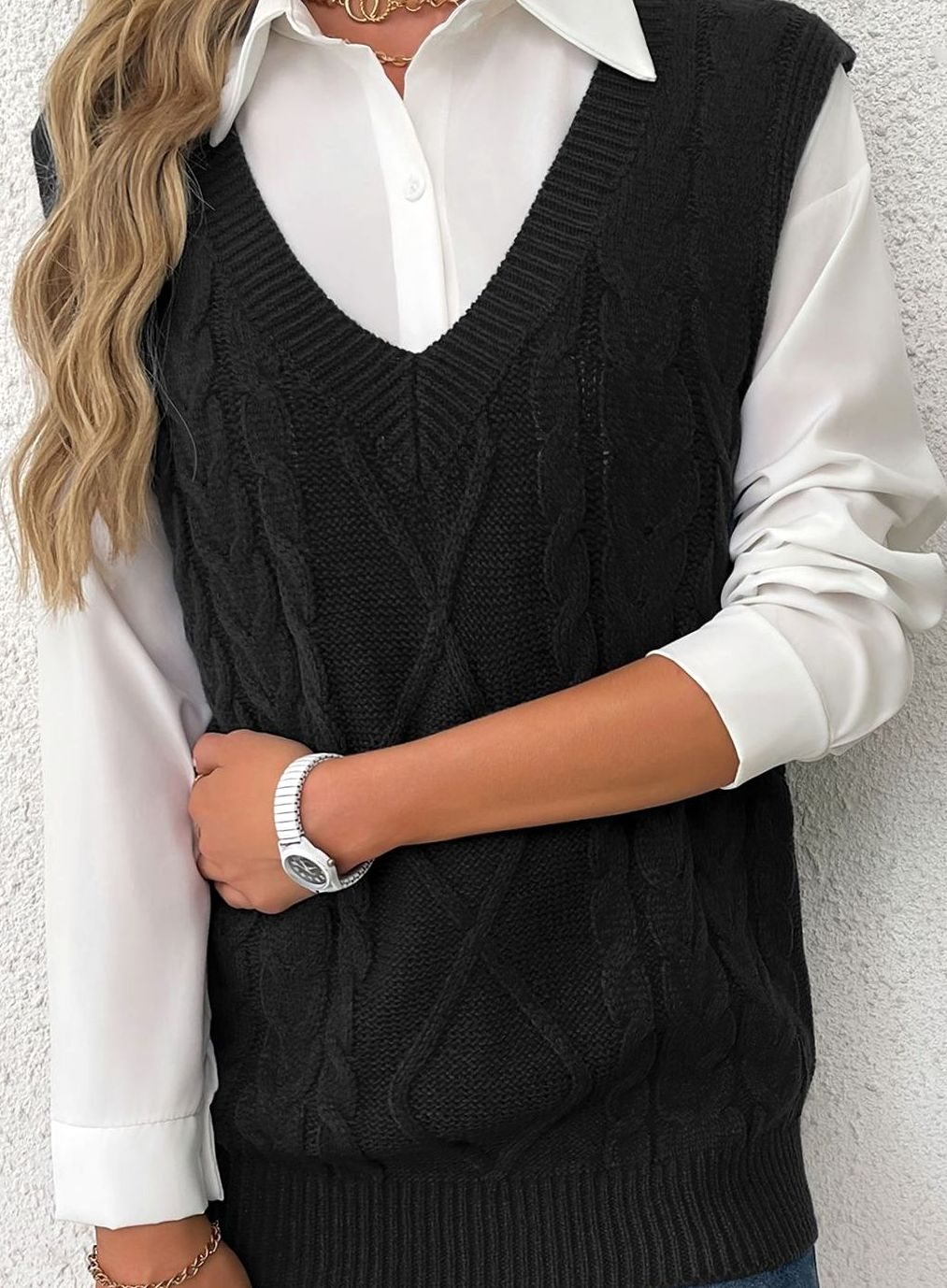 Women's Cable-Knit V-Neck Relaxed-Fit Sweater Vest