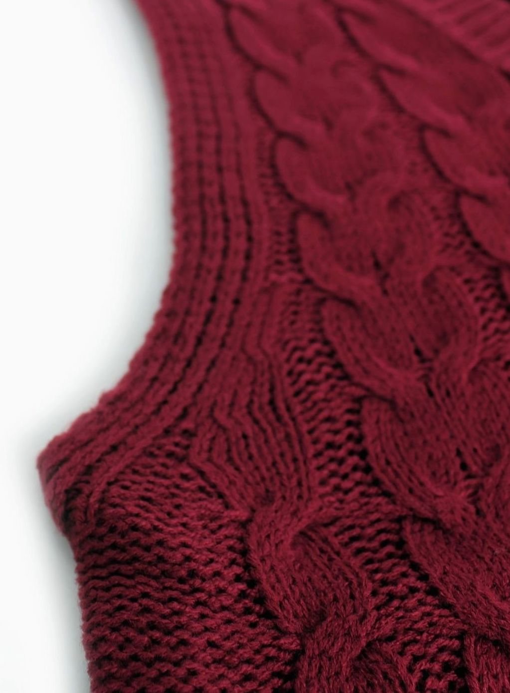 Women's Cable-Knit V-Neck Relaxed-Fit Sweater Vest