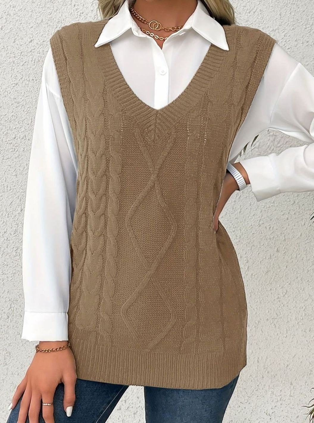 Women's Cable-Knit V-Neck Relaxed-Fit Sweater Vest