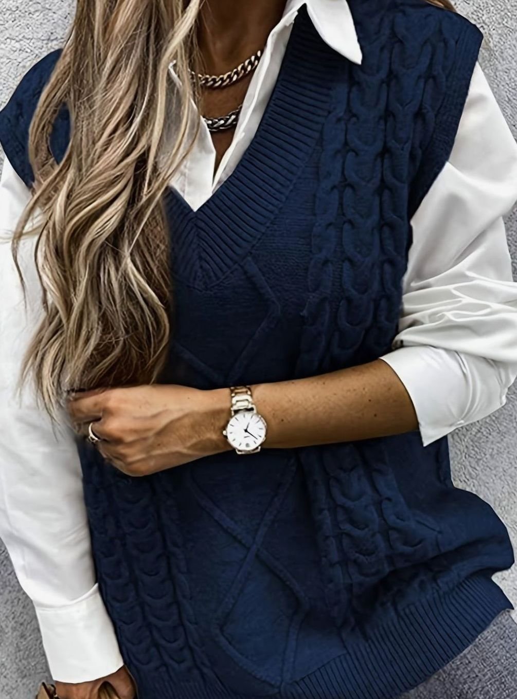 Women's Cable-Knit V-Neck Relaxed-Fit Sweater Vest