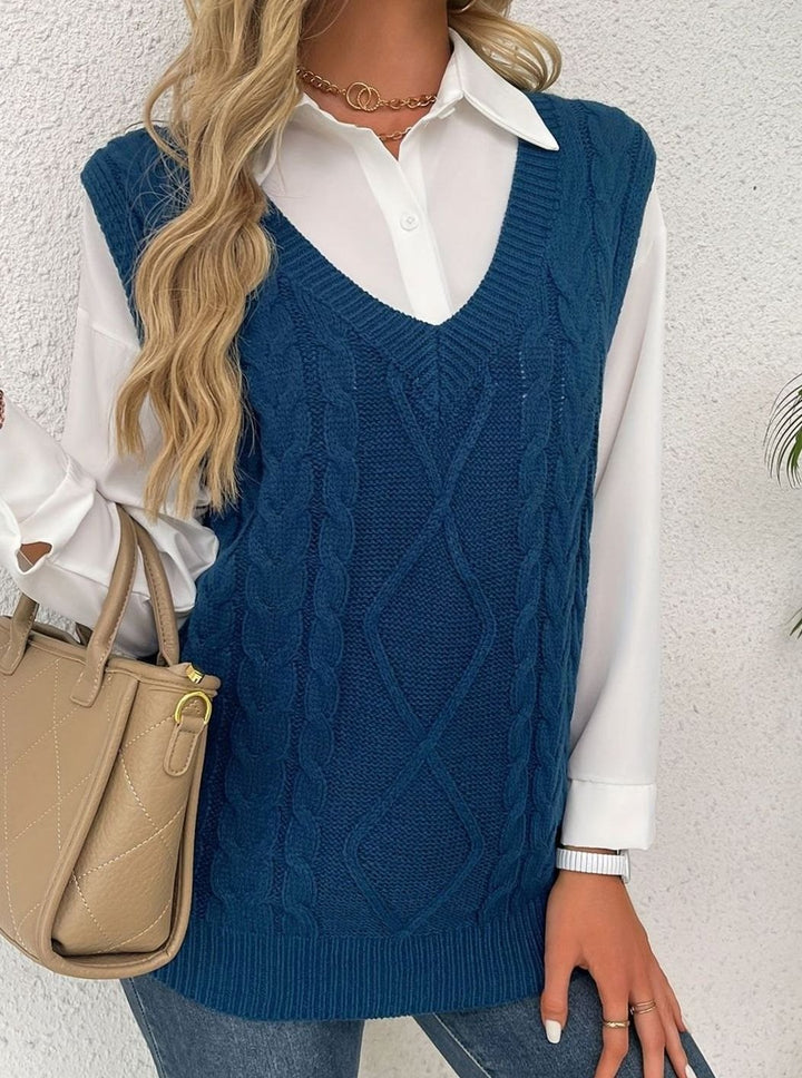 Women's Cable-Knit V-Neck Relaxed-Fit Sweater Vest