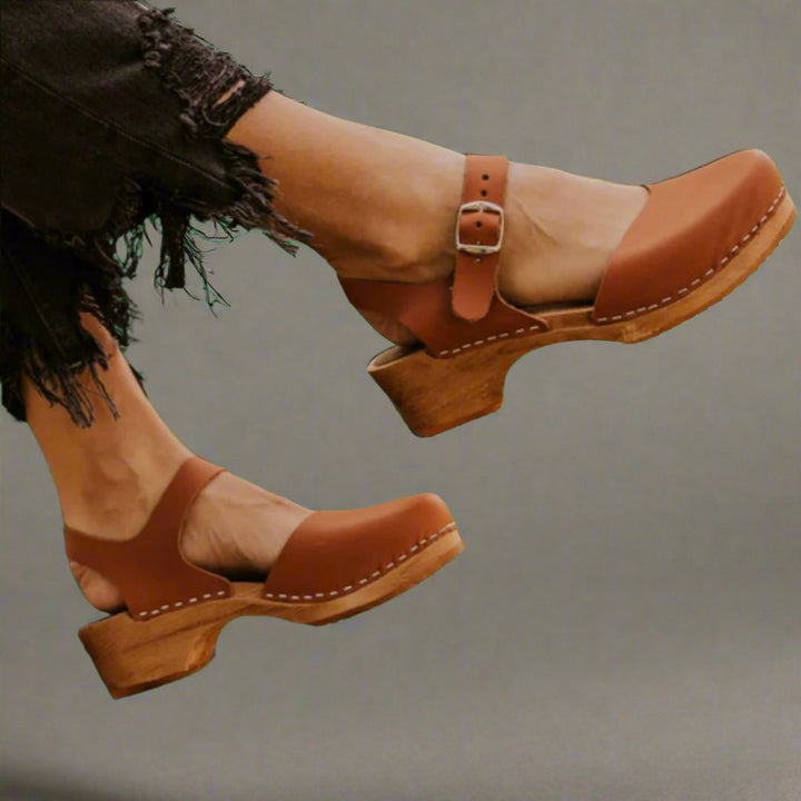 Women's Comfortable Sandals Closed-Toe Ankle-Strap Platform Clogs - Brown