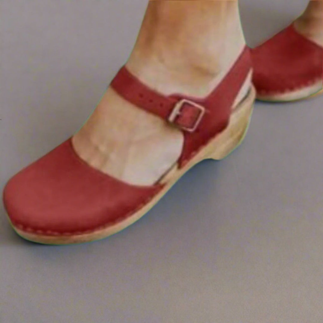 Women's Comfortable Sandals Closed-Toe Ankle-Strap Platform Clogs - Red
