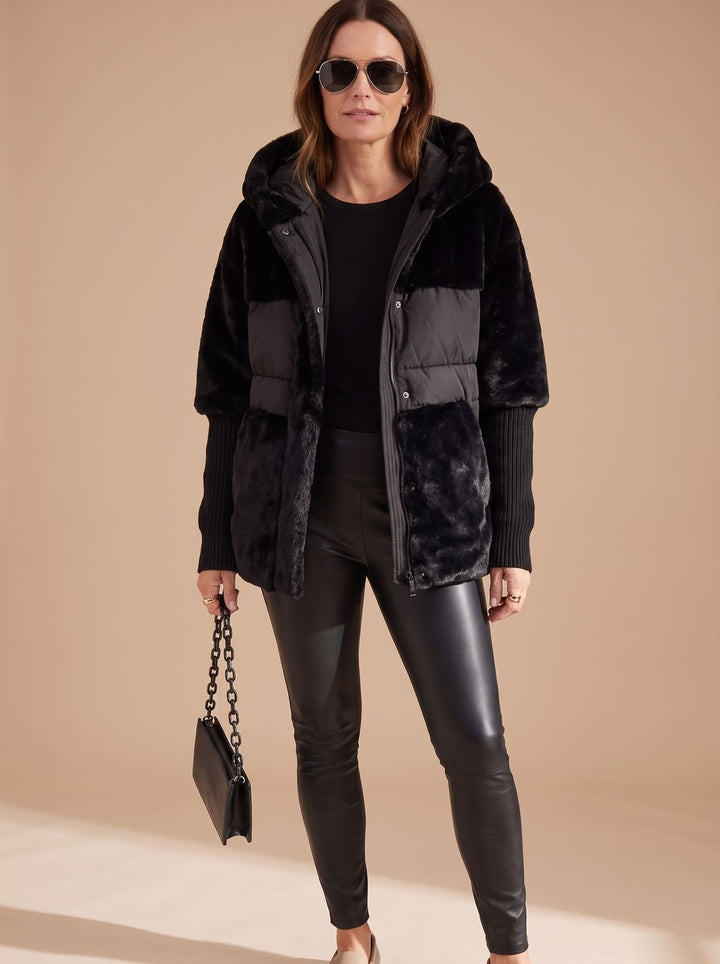 Women's Faux Fur Hooded Quilted Puffer Jacket - Black