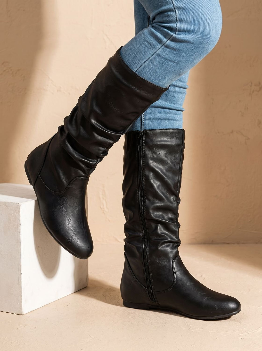 Women's Flat Knee High Boots Round-Toe Side-Zip Gathered Shaft, Brown - Black