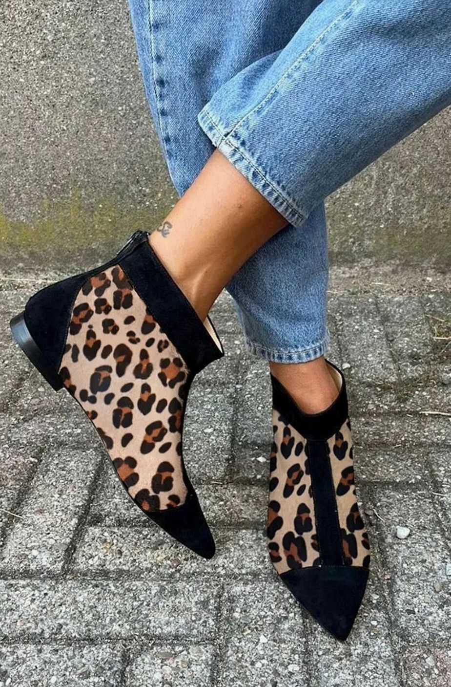 Women's Leopard Print Pointed Toe Ankle Boots - Khaki