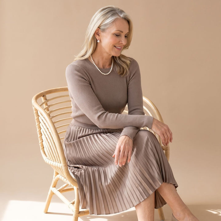 Women's Long Sleeve Ribbed Knit Pleated Midi Dress