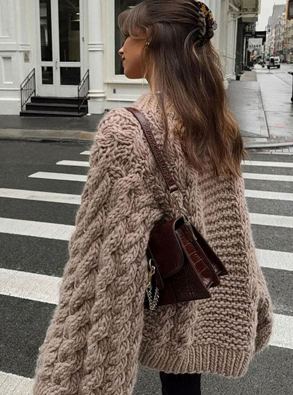 Women's Oversized Cable-Knit Chunky Pullover Sweater