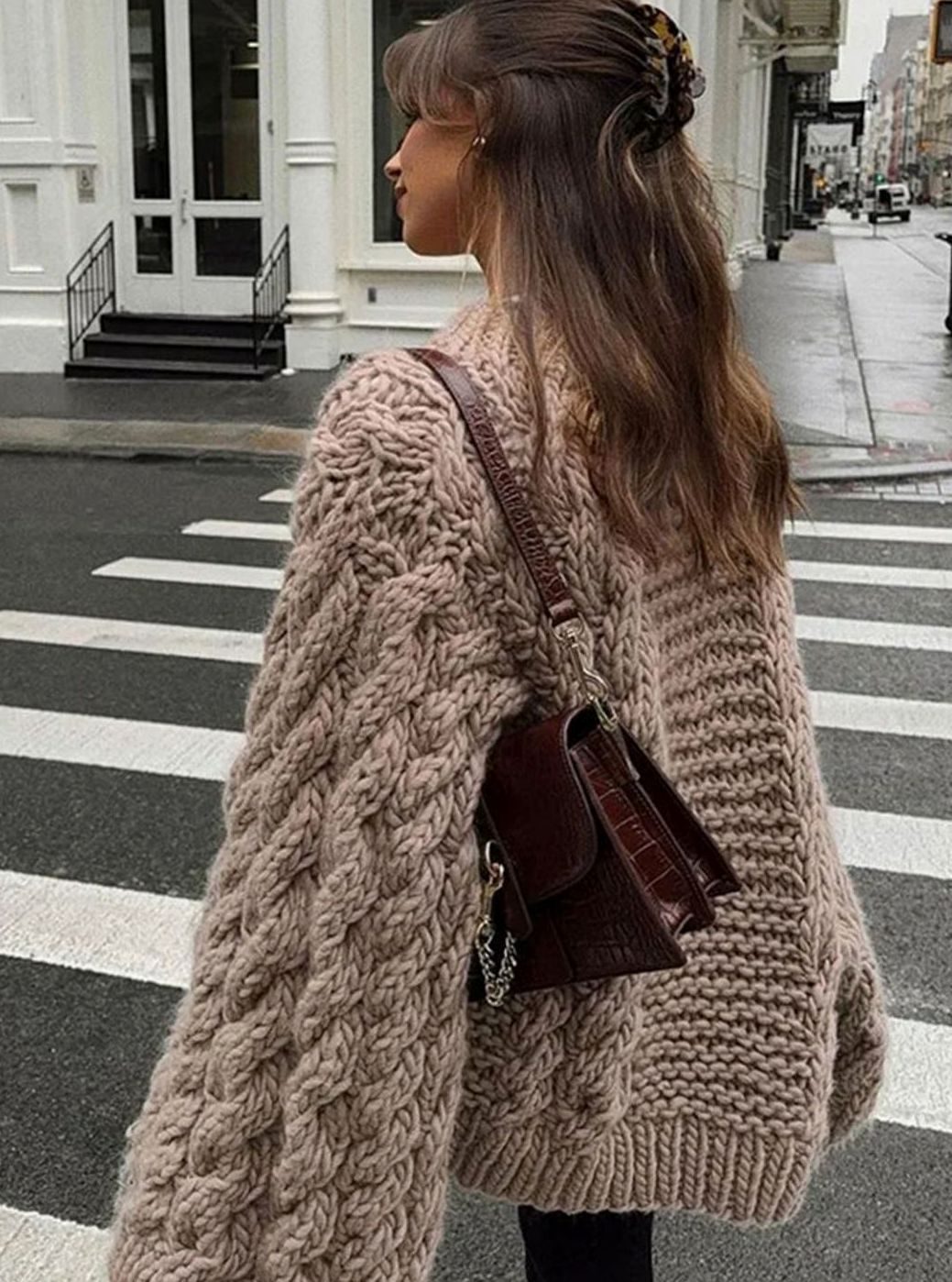 Women's Oversized Cable-Knit Chunky Pullover Sweater