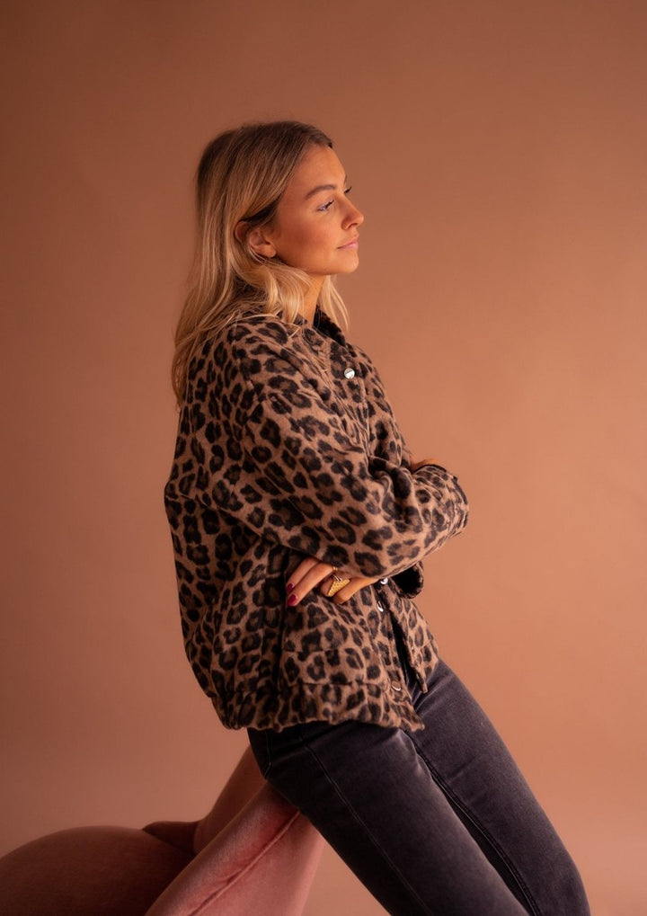 Women's Oversized Leopard Print Snap-Button Quilted Jacket