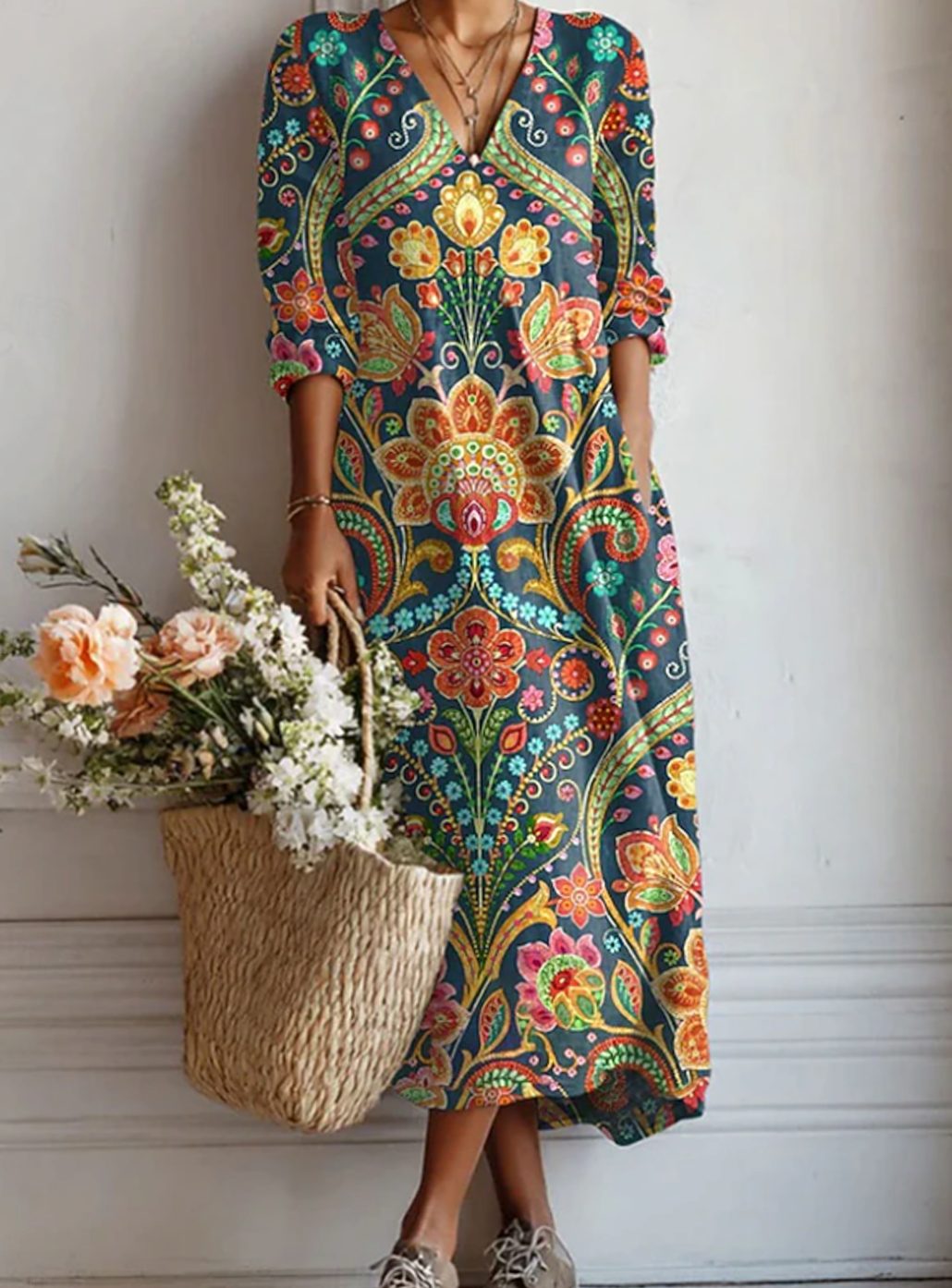 Women's Relaxed-Fit V-Neck Floral Long Sleeve Dress - Multicolor