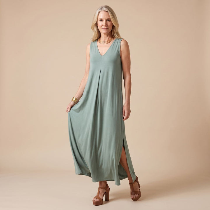 Women's Sleeveless V-Neck Flowy Maxi Dress - Green