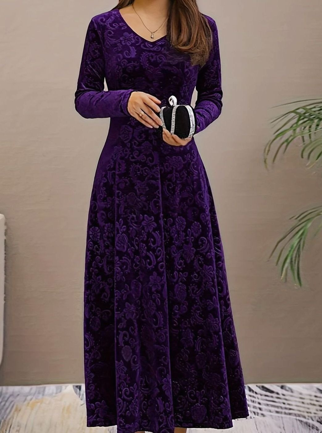 Women's Velvet A-Line V-Neck Long-Sleeve Midi Cocktail Dress