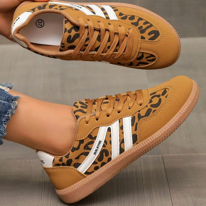 Women's Wide Toe Box Orthopedic Lace-Up Sneakers